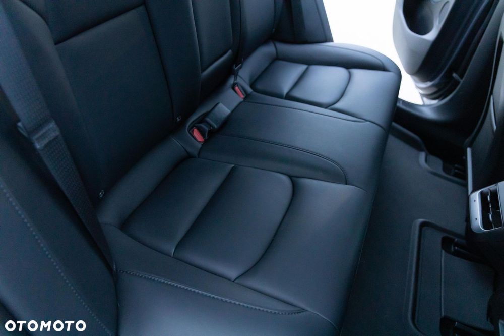 Tesla Model 3 Langstreckenbatterie Allradantrieb Dual Motor - 18