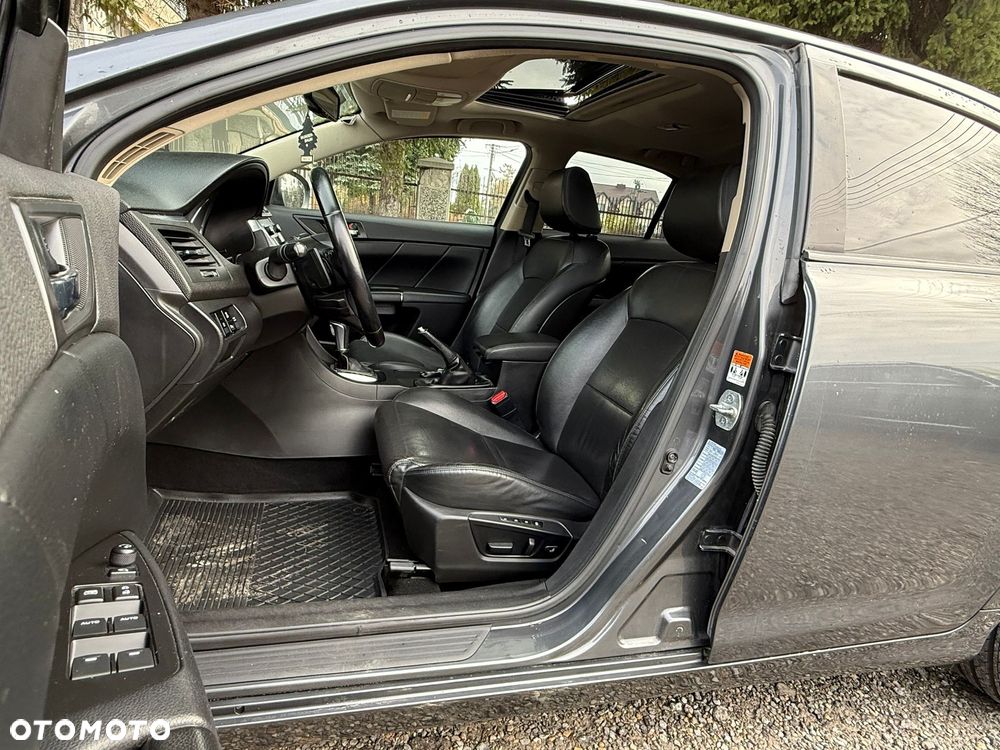 Suzuki Kizashi 2.4 Sport 4WD CVT - 10