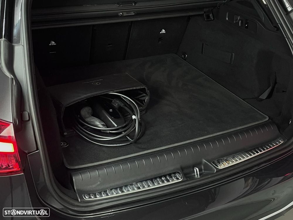 Mercedes-Benz C 300 e AMG Line - 39