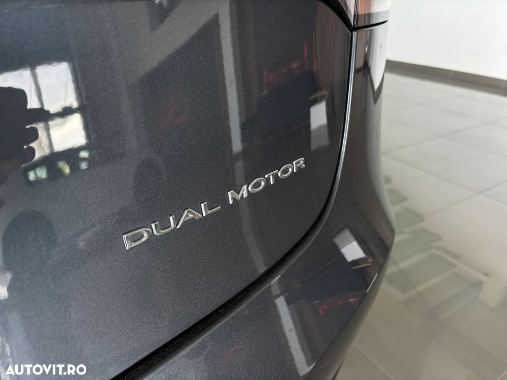 Tesla Model 3 Langstreckenbatterie Allradantrieb Dual Motor - 27