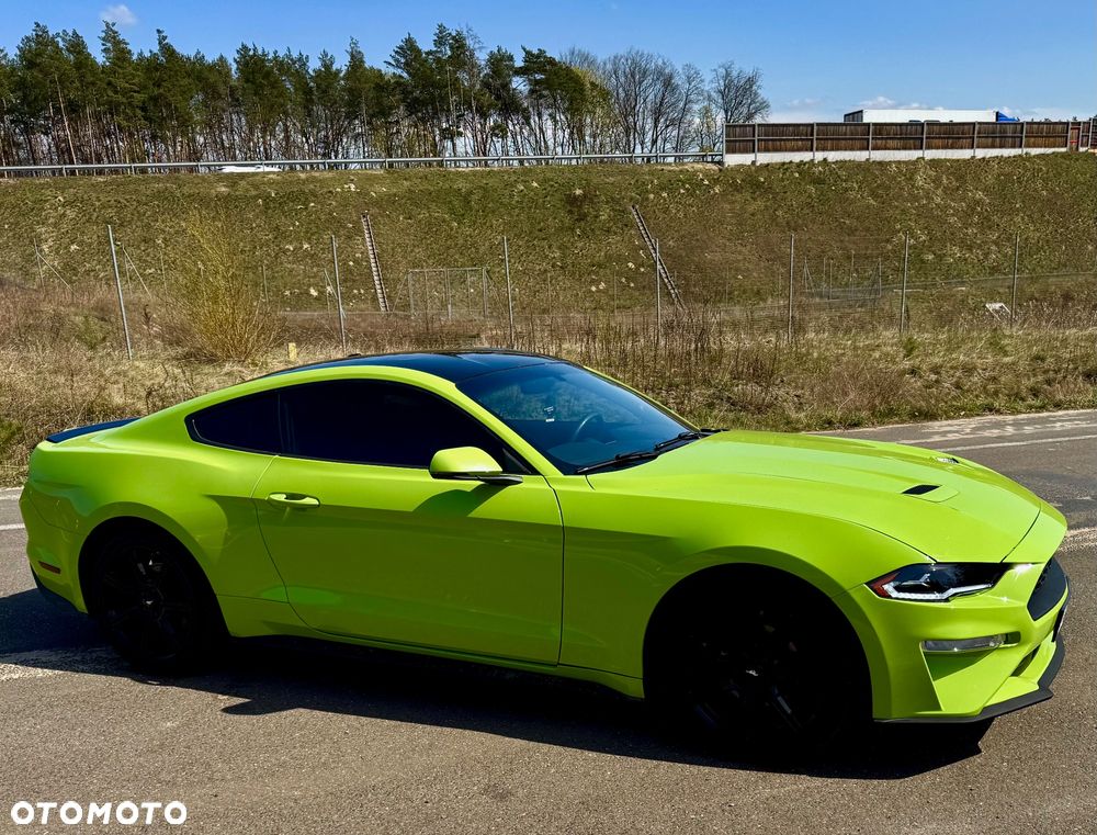 Ford Mustang - 8