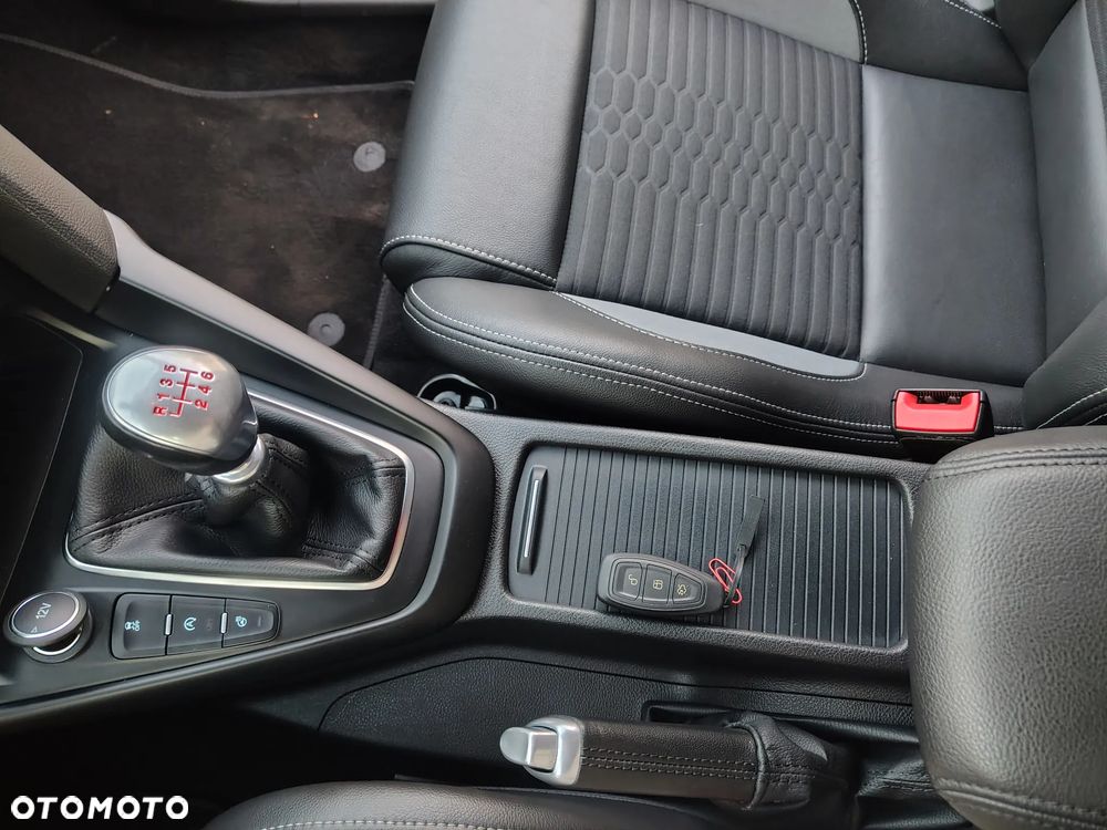 Ford Focus ST - 25