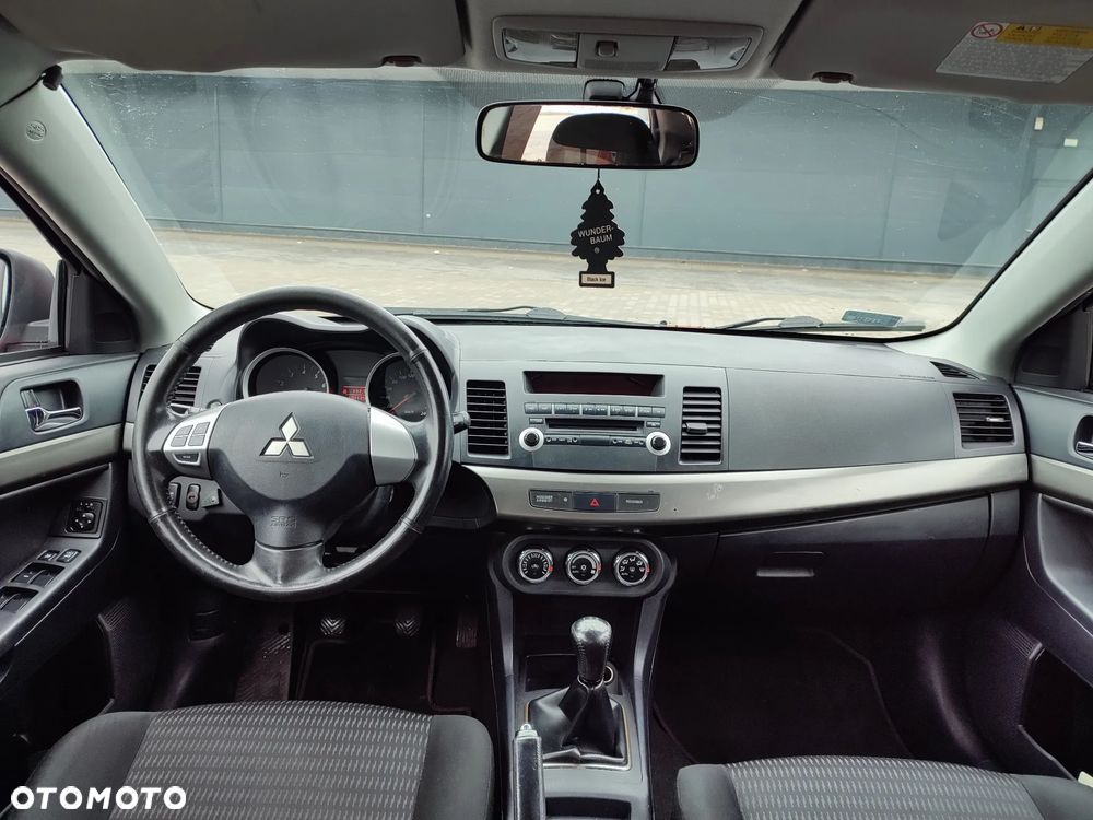Mitsubishi Lancer 1.6 Inform - 11