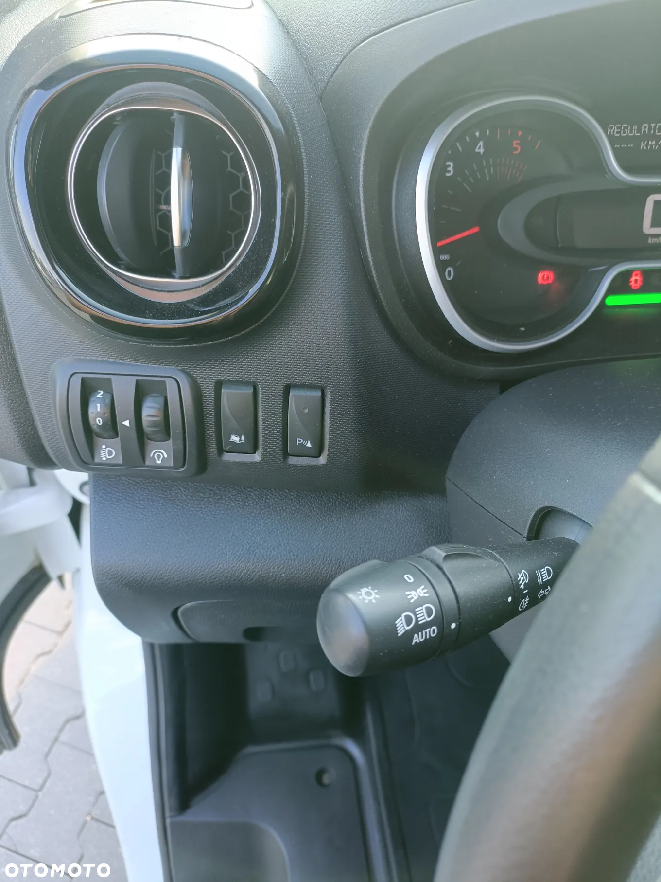 Renault Trafic - 18