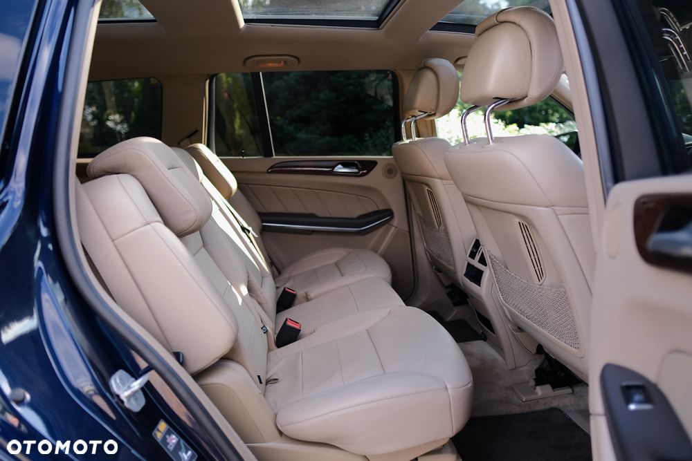 Mercedes-Benz GL 450 - 15
