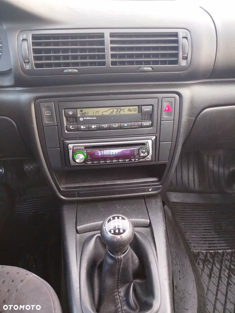 Volkswagen Passat 1.8 - 17