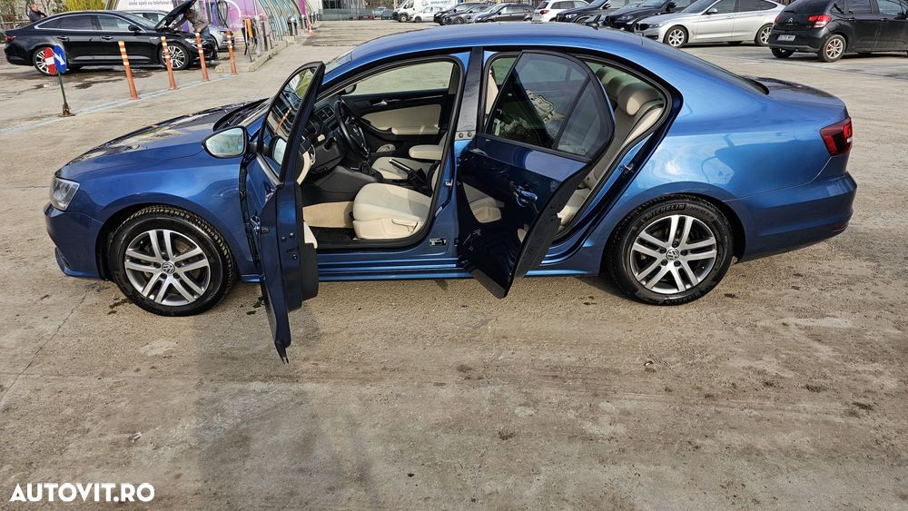 Volkswagen Jetta - 26