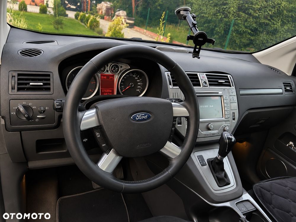 Ford Kuga - 2