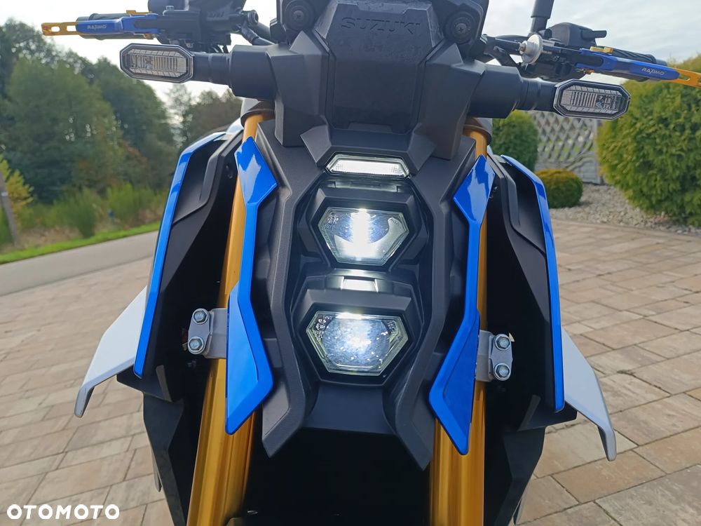 Suzuki GSX 1000 - 10