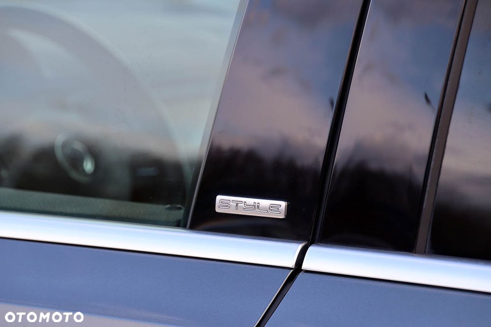 Volkswagen Sharan 2.0 TDI 4MOTION Blue Motion Style - 18