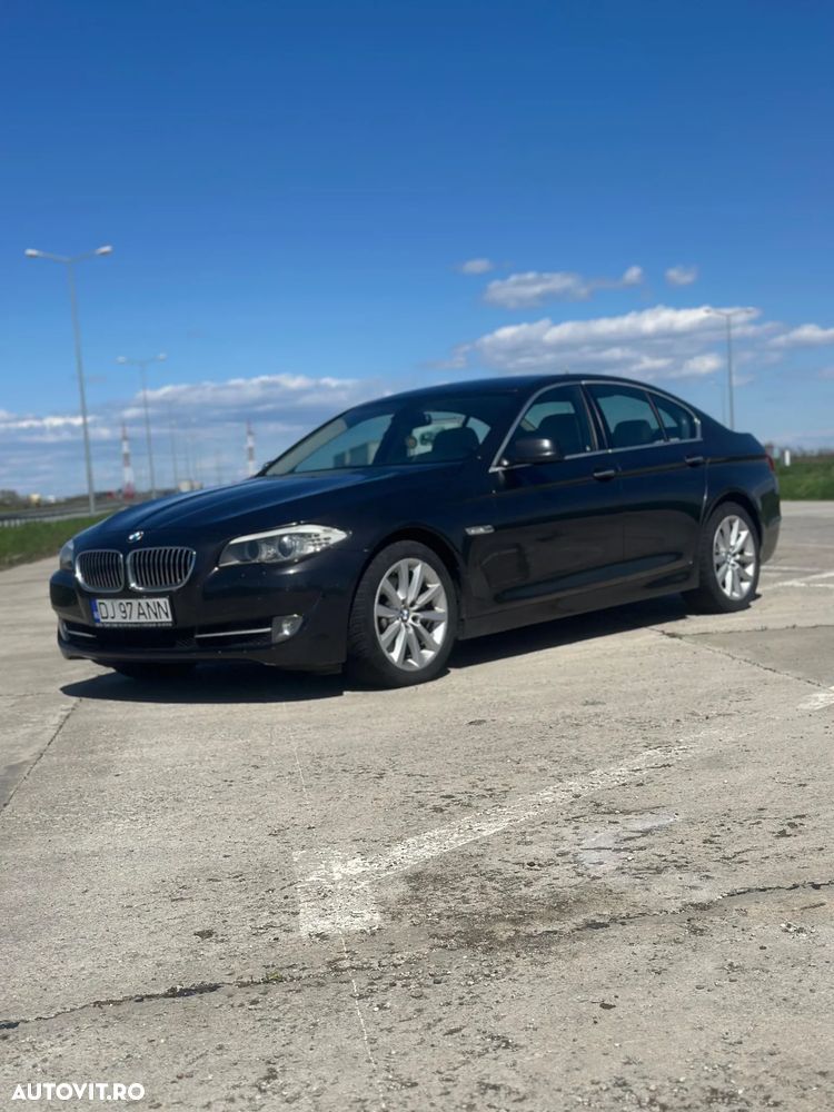 BMW Seria 5 525d Aut. Luxury Line - 1