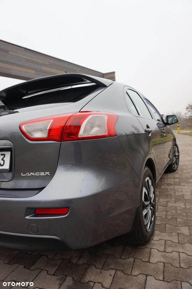 Mitsubishi Lancer - 16