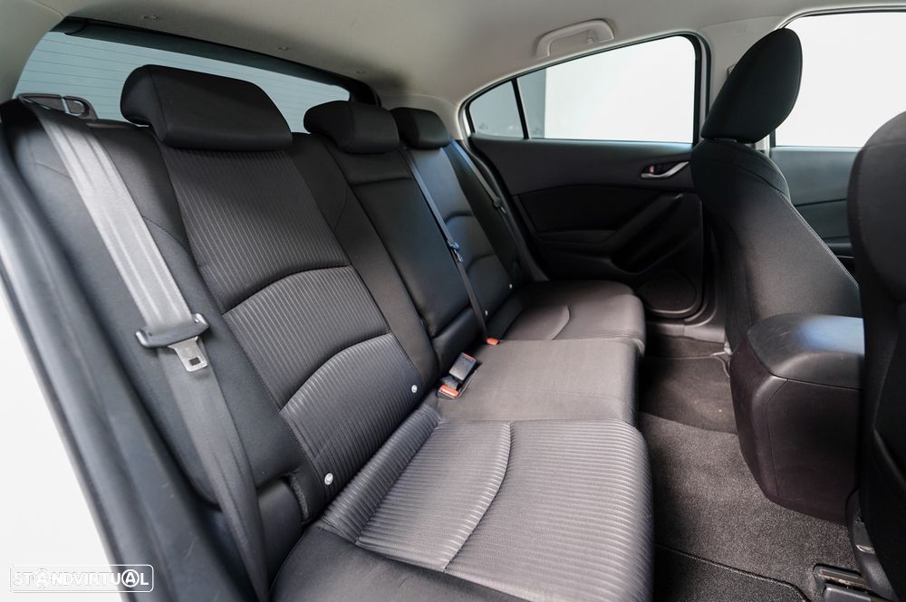Mazda 3 Hatchback 1.5 Sky-D Excellence Navi - 22