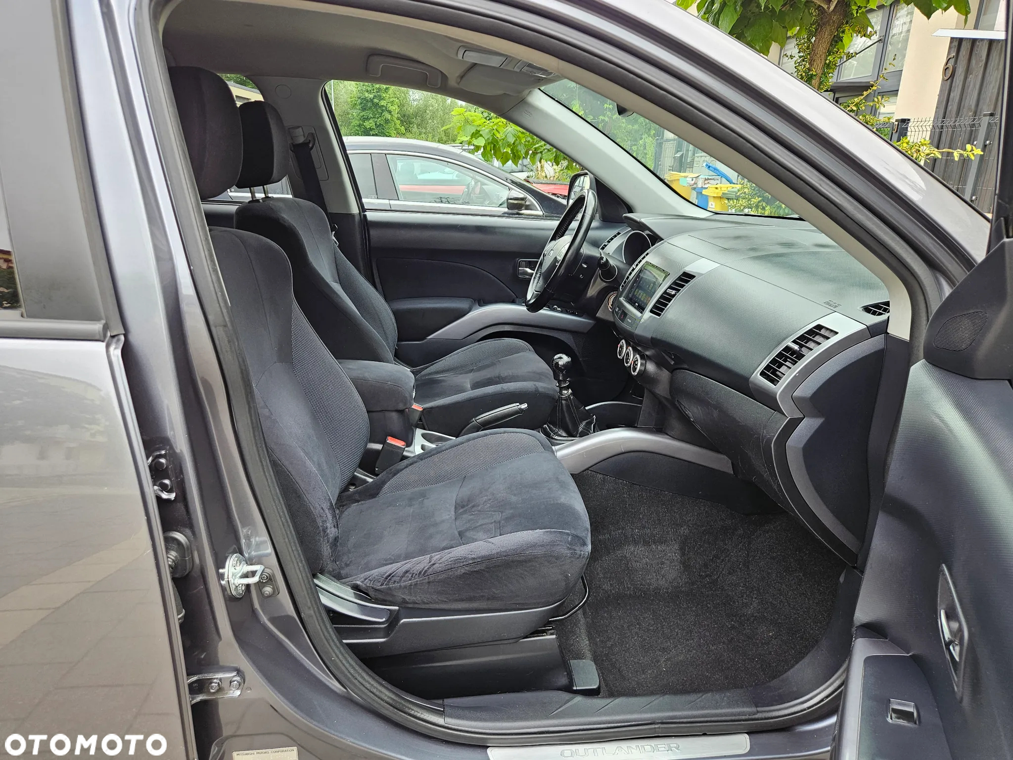 Mitsubishi Outlander 2.0 DI-D 4WD Intense - 9