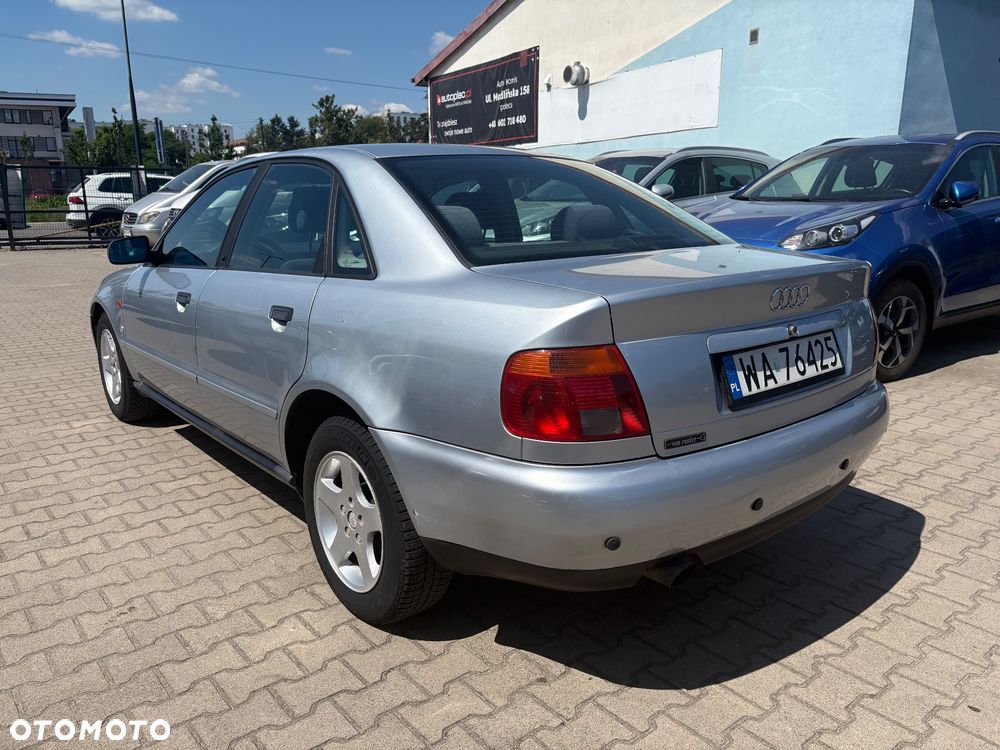 Audi A4 Limousine - 9