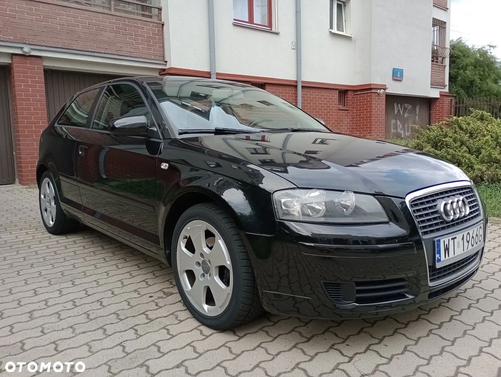 Audi A3 3-drzwiowe 1.6 FSI Ambition - 3
