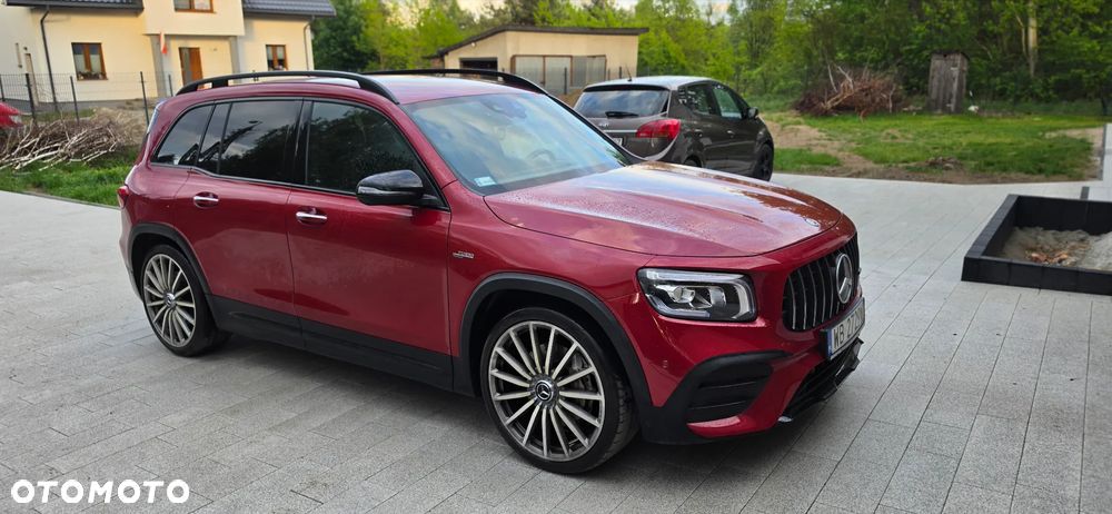 Mercedes-Benz GLB - 1