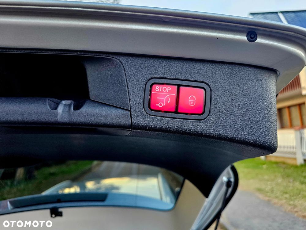 Mercedes-Benz Klasa C 220 d 9G-TRONIC Avantgarde - 24