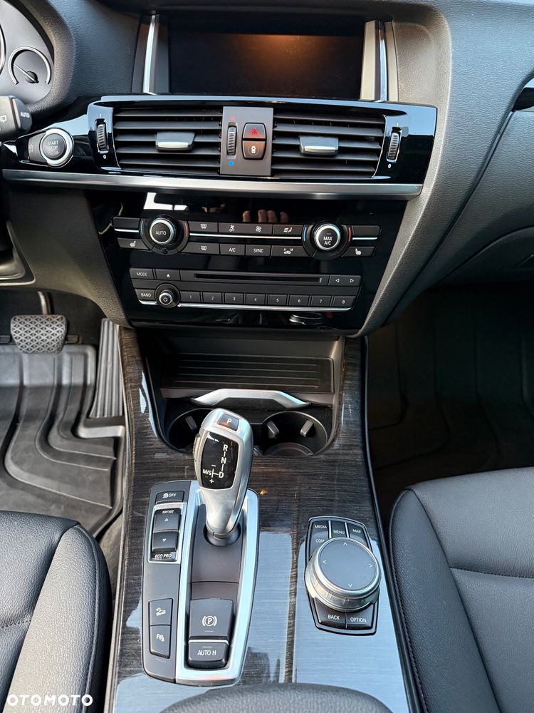 BMW X3 xDrive28i Sport-Aut xLine - 25