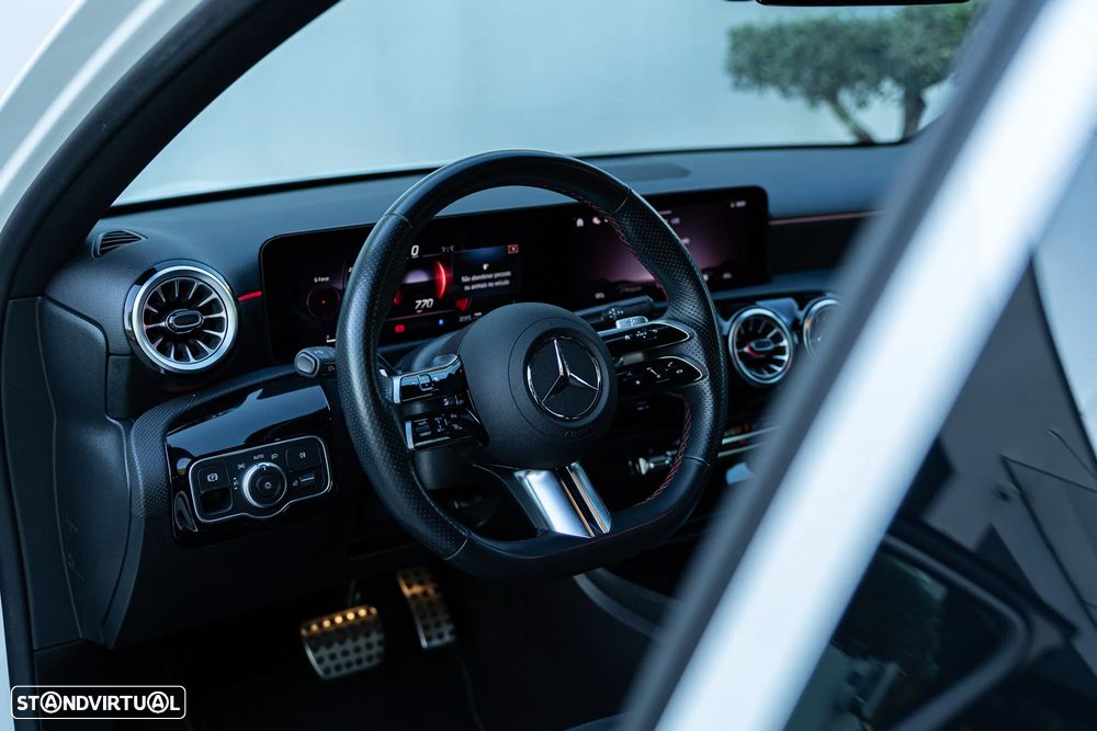 Mercedes-Benz A 200 Limousine 7G-DCT AMG Line - 21