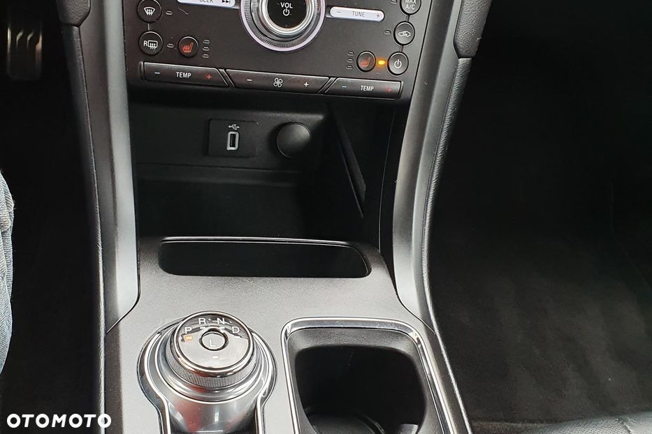 Ford Mondeo 2.0 Hybrid Titanium - 12