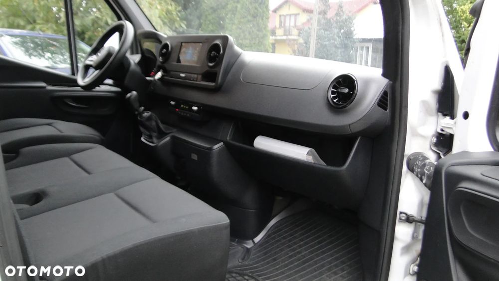 Mercedes-Benz SPRINTER - 15