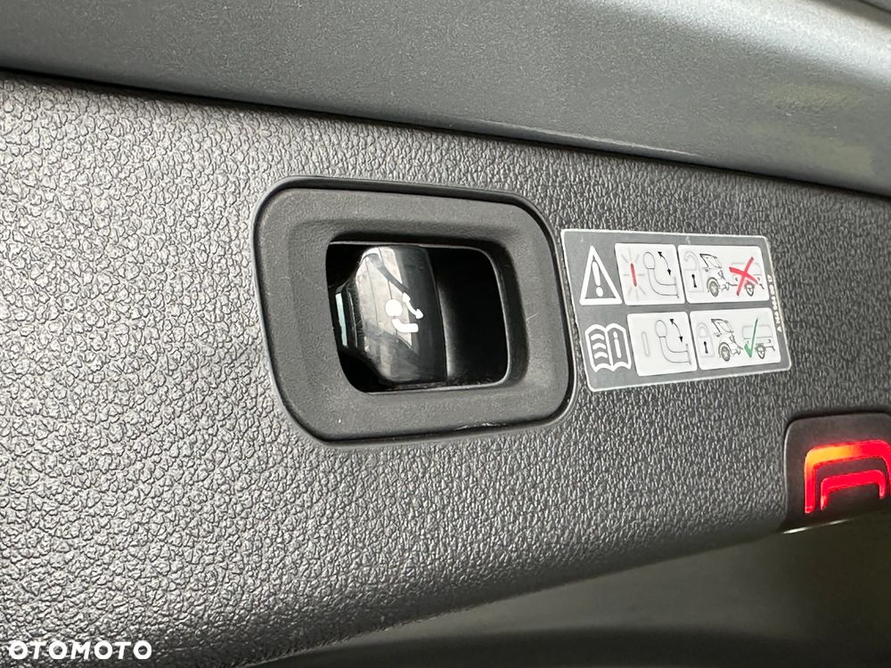 Mercedes-Benz Klasa C 220 d mHEV 4-Matic All-Terrain Avantgarde - 31