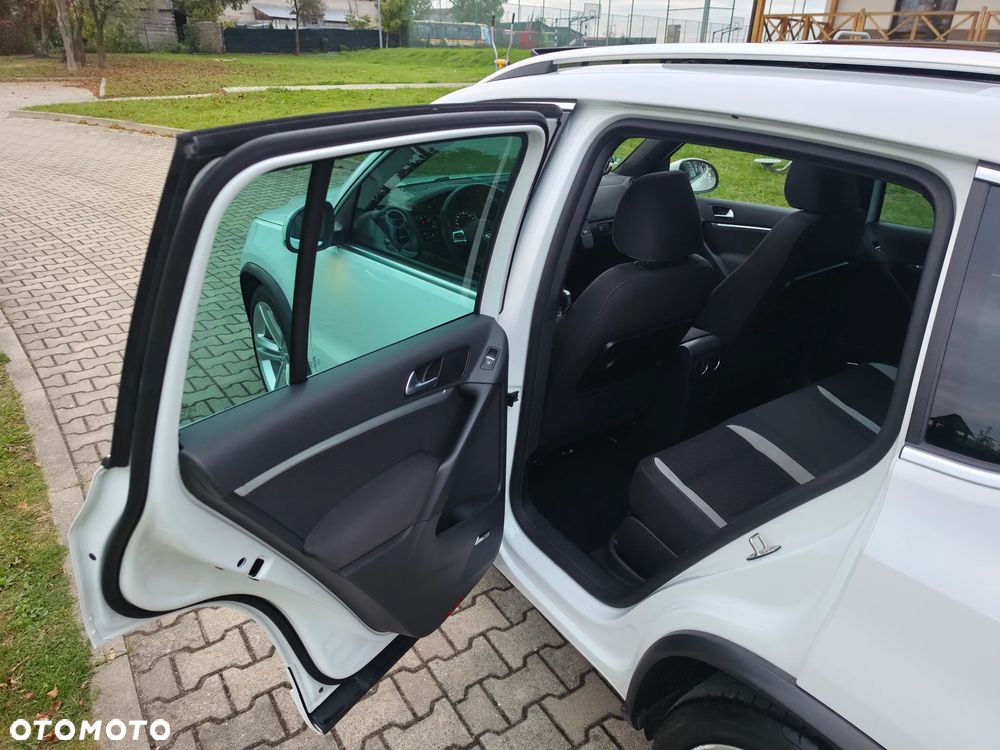Volkswagen Tiguan 2.0 TDI SCR 4MOTION BlueMotion Technology DSG Exclusive - 27
