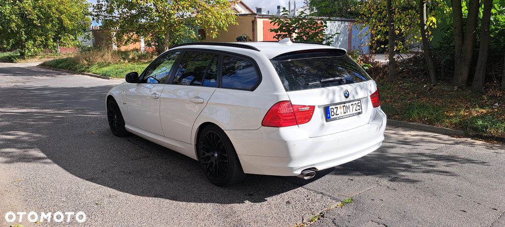 BMW 3 Series 2012 photo 4