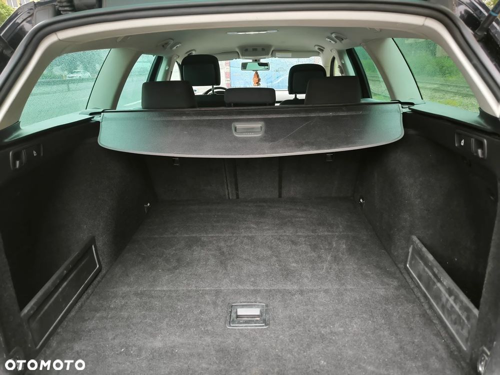 Volkswagen Passat - 13
