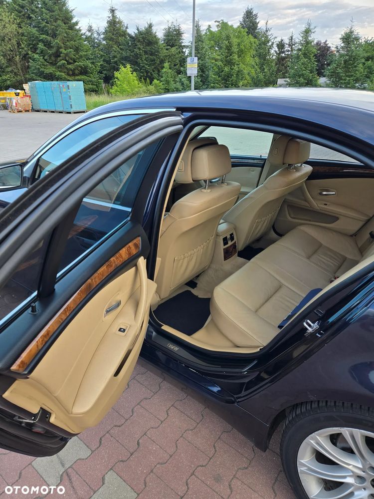 BMW Seria 5 525d - 7
