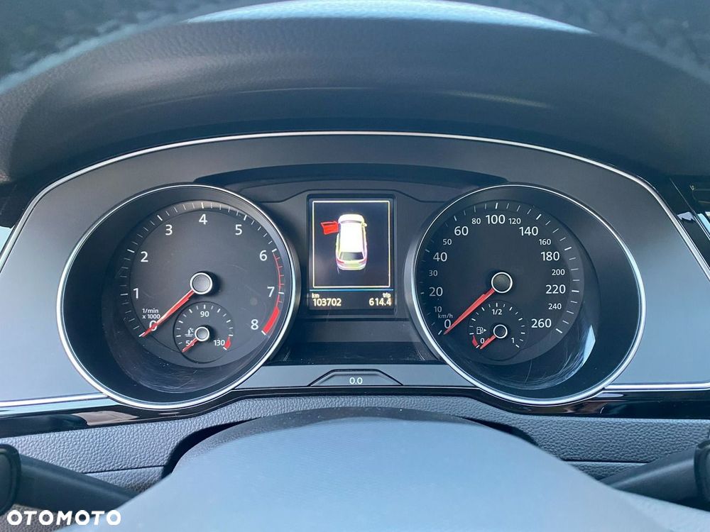 Volkswagen Passat - 19