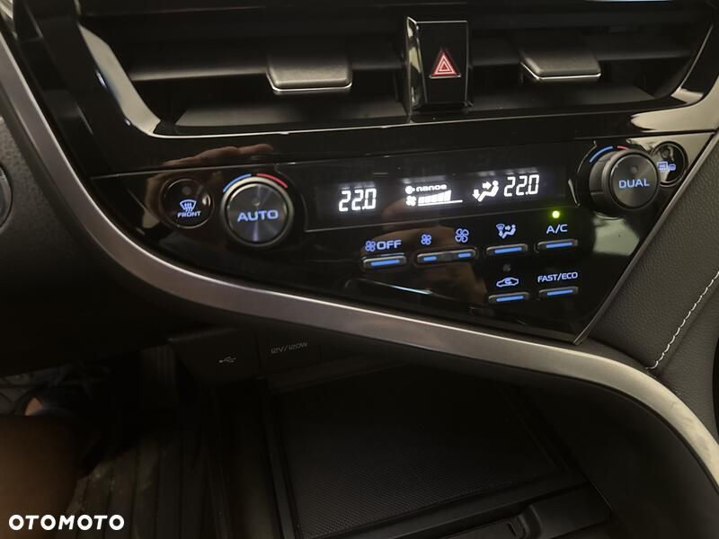 Toyota Camry 2.5 Hybrid Prestige CVT - 17