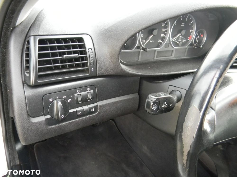 BMW Seria 3 316i Edition Exclusive - 11