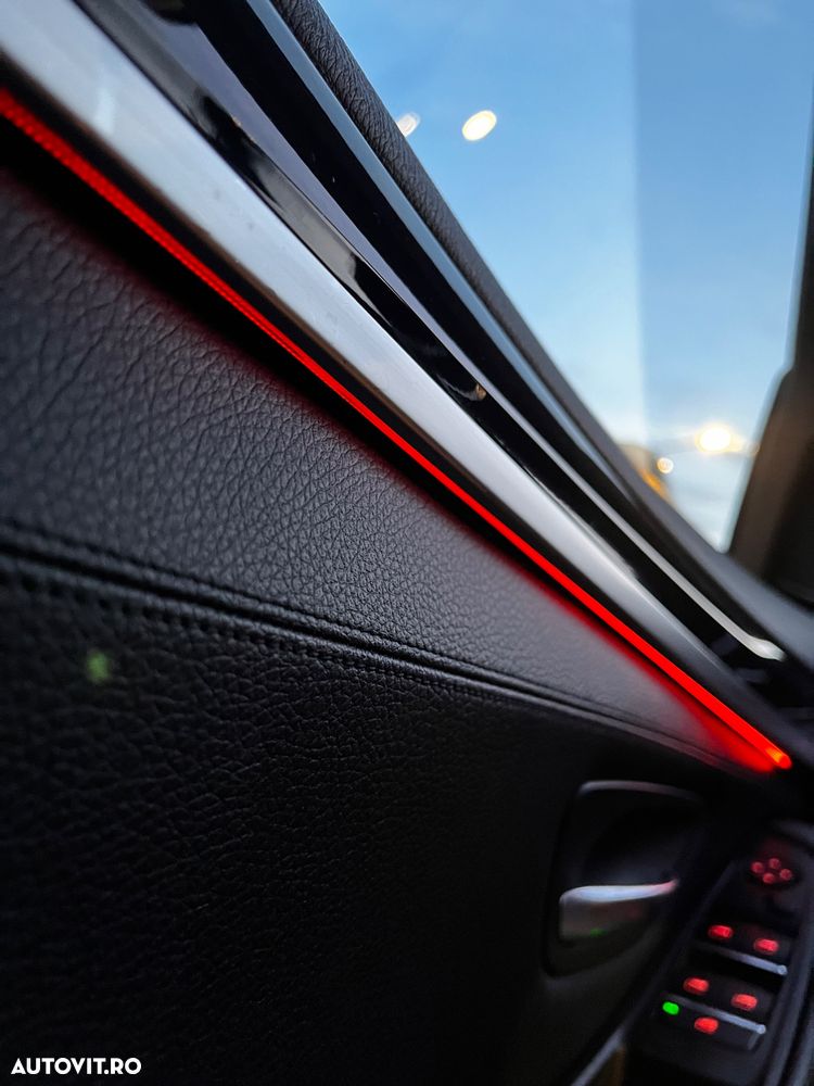 BMW Seria 5 525d xDrive AT - 39