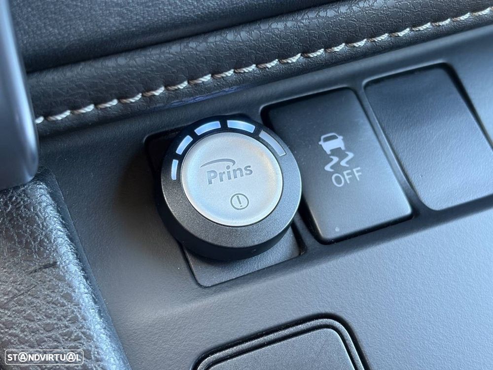 Toyota Auris Touring Sports 1.8 HSD Comfort +P.Sport+Navi - 7