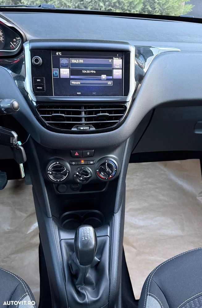 Peugeot 208 PureTech 110 Stop & Start Allure - 32