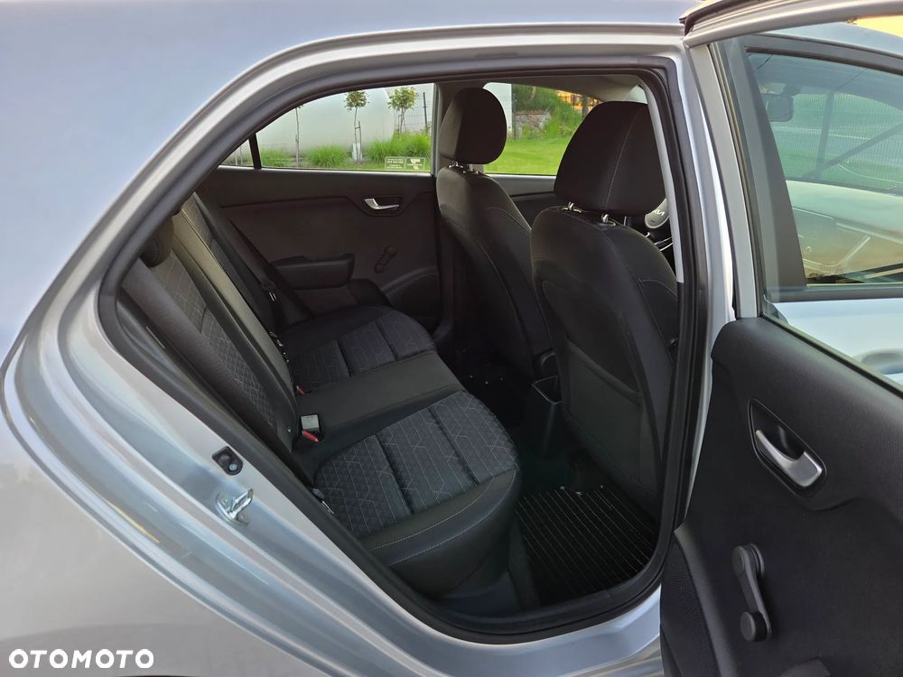 Kia Rio 1.2 M - 17