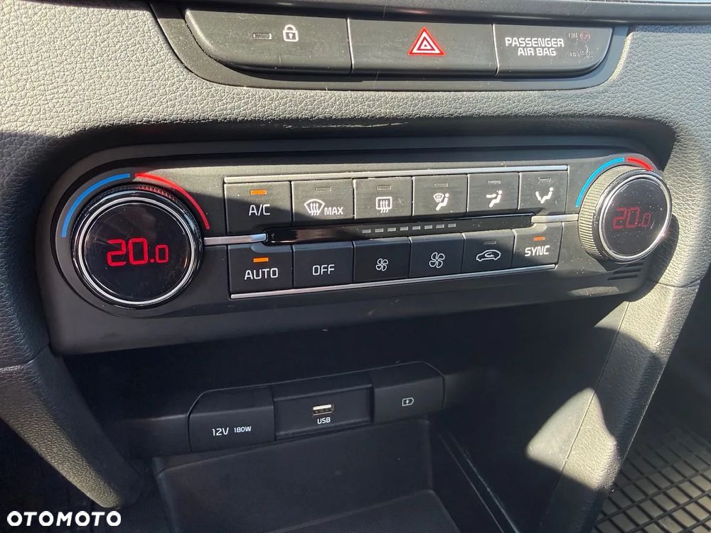 Kia Ceed 1.5 T-GDI M - 13