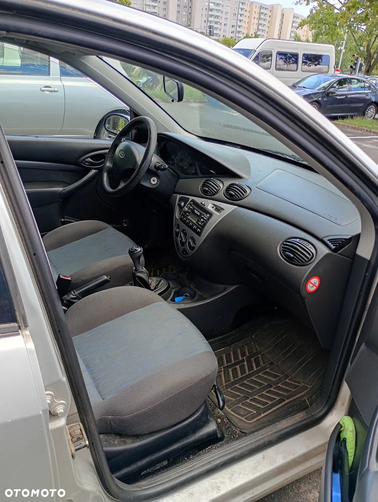 Ford Focus 1.6 Ambiente - 13