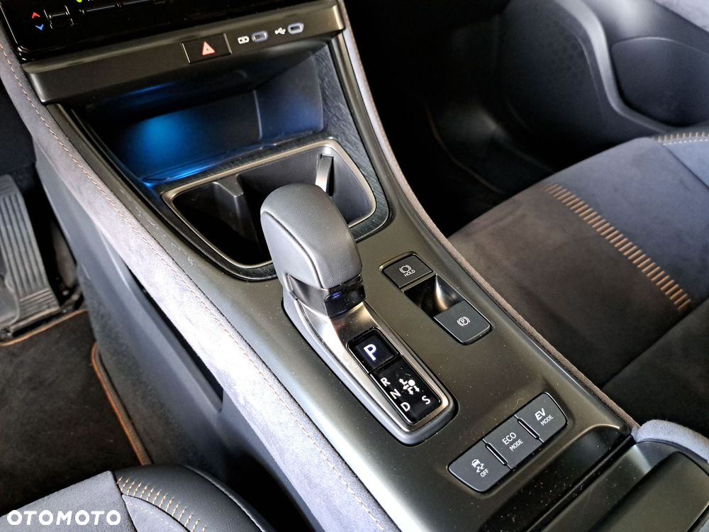 Lexus LBX 1.5 Hybrid Cool - 27