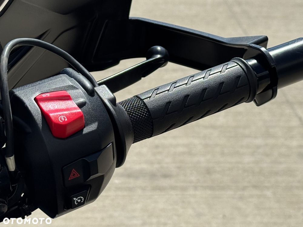 Suzuki V-STROM - 17