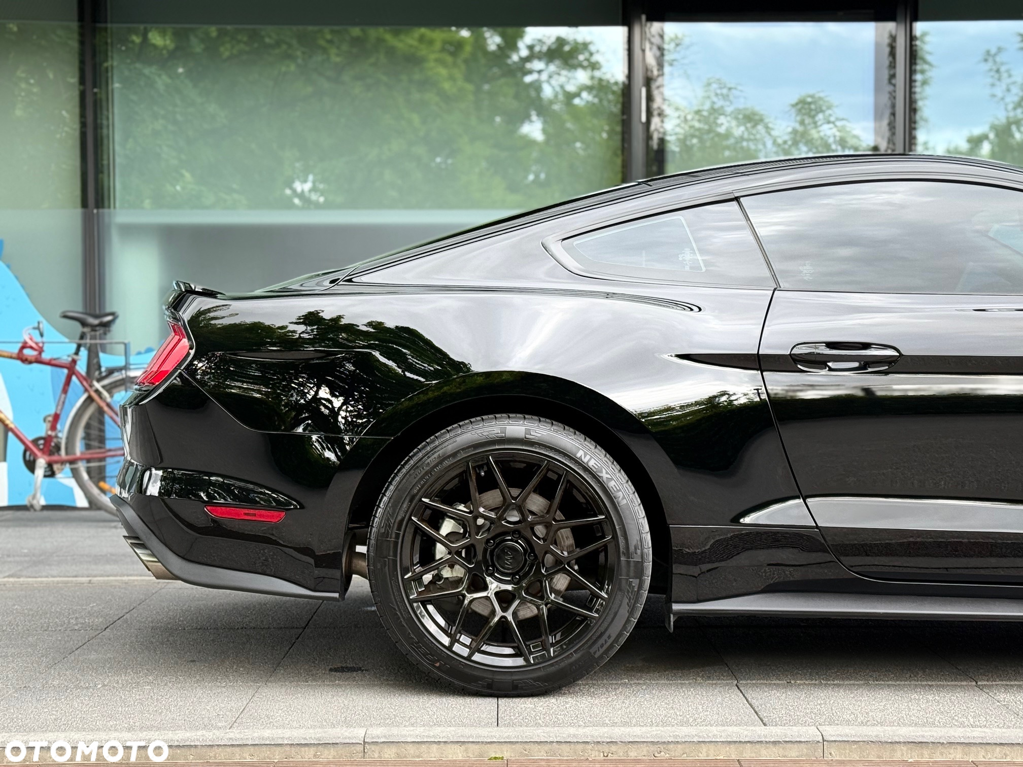 Ford Mustang - 8