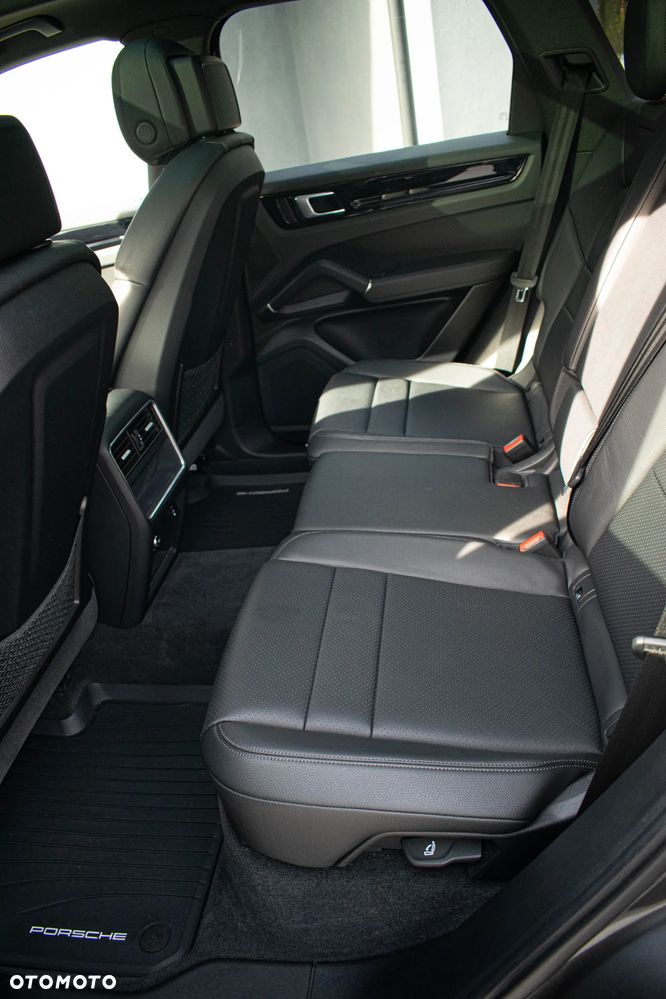 Porsche Cayenne Standard - 23