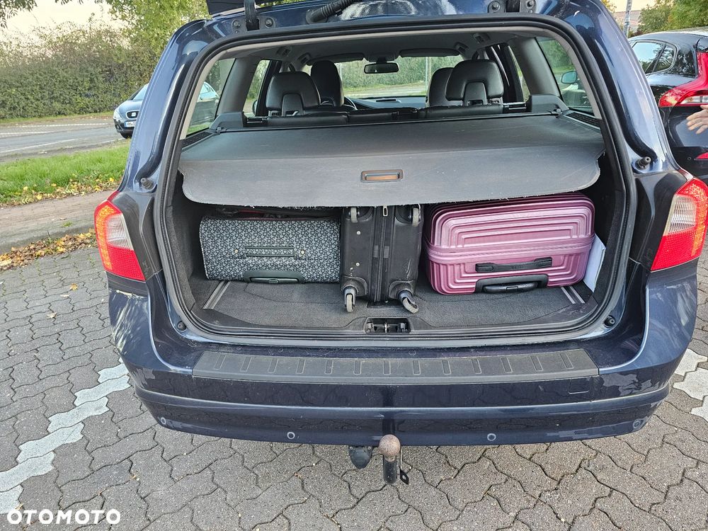 Volvo V70 D3 Momentum - 8