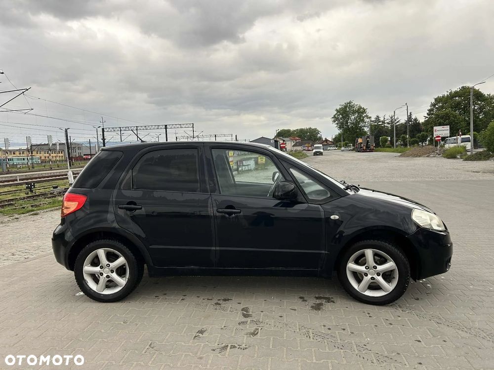 Suzuki SX4 - 10