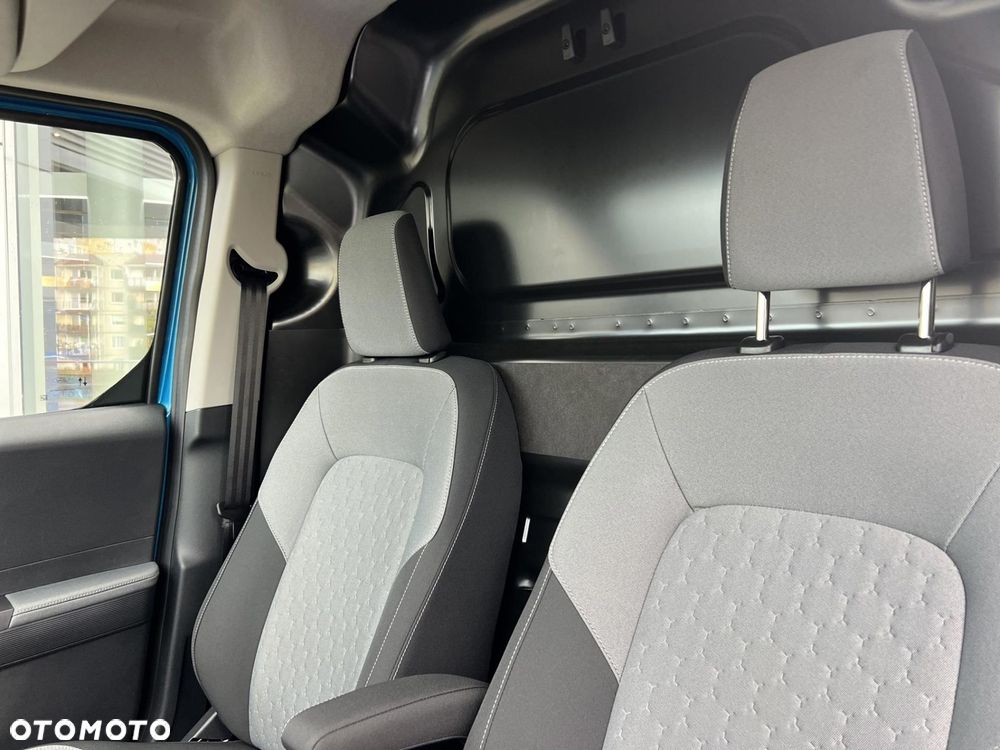 Ford Transit Courier - 12