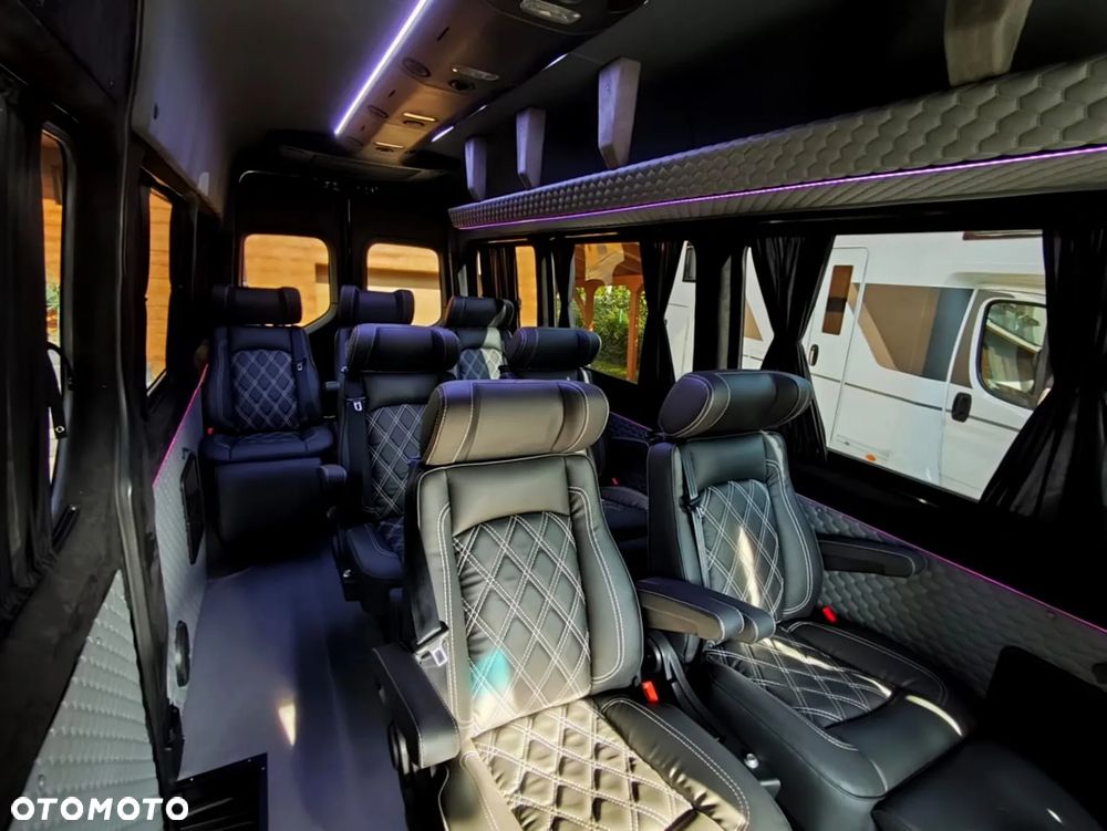 Mercedes-Benz Sprinter - 24