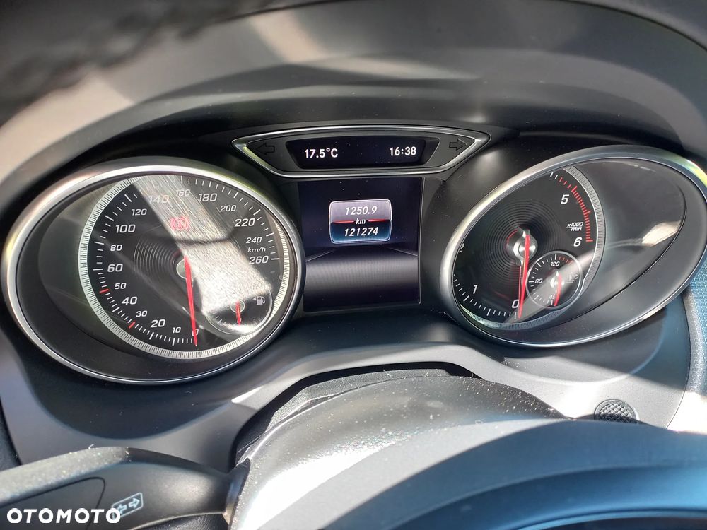 Mercedes-Benz CLA 180 d Urban - 14