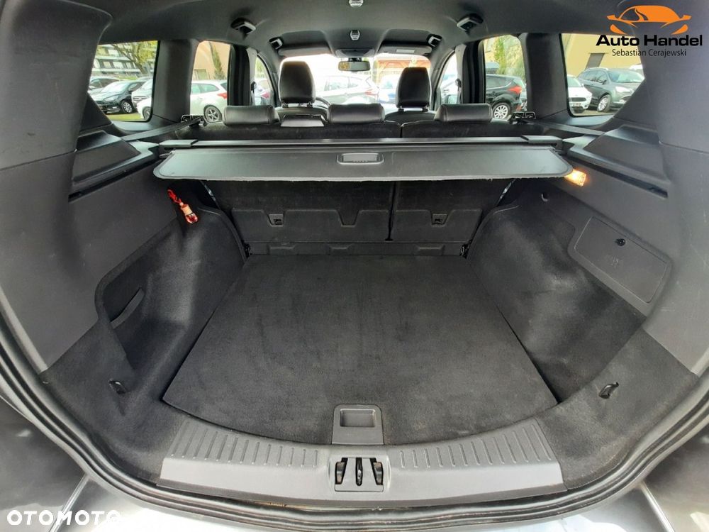 Ford Kuga 1.5 EcoBoost 2x4 ST-Line - 16